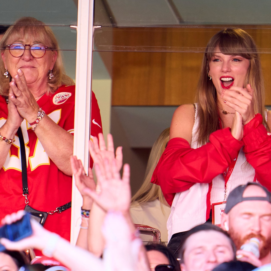 Photos from Taylor Swift Cheers on Travis Kelce at Kansas City Chiefs